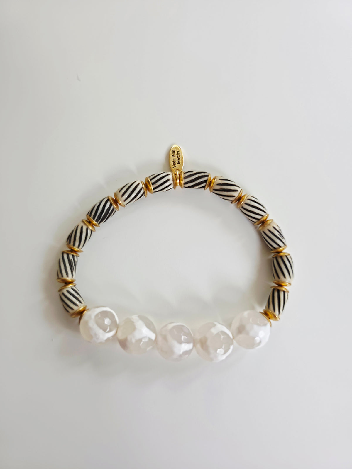Giraffe Agate and Natural Wood Bead Bracelet